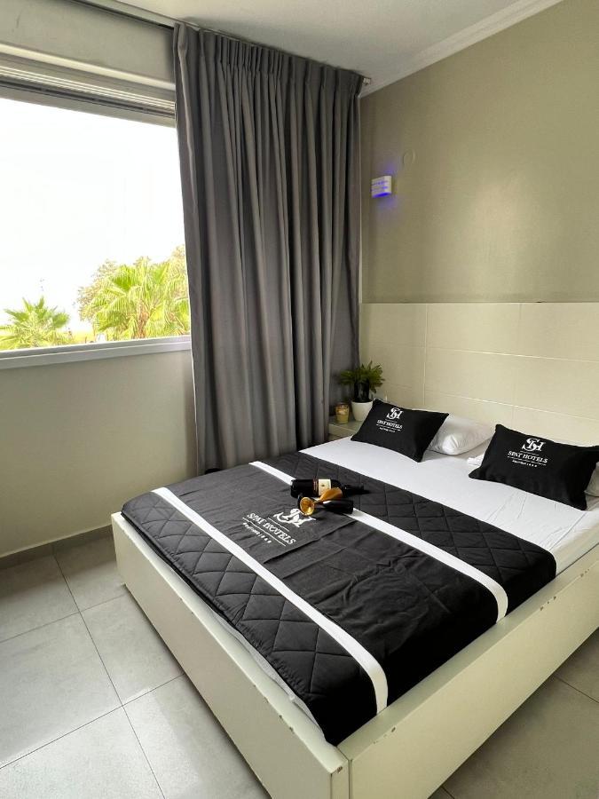 Motel Hofim Bat Yam Exterior photo